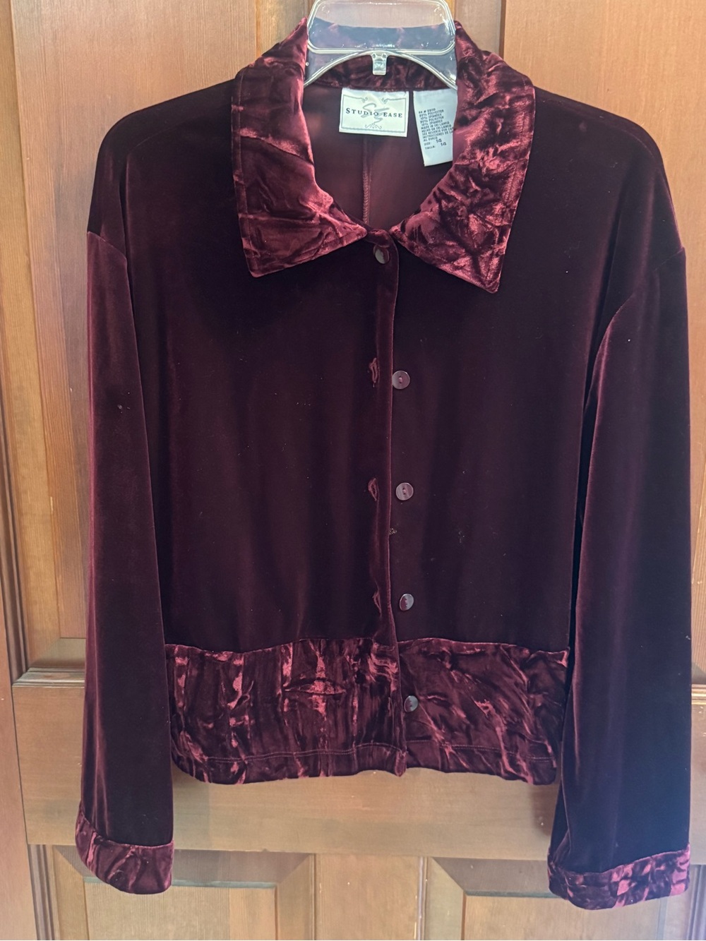 1990s/Y2K Studio Ease Women's Velour Button-Up Jacket in Deep Burgundy
